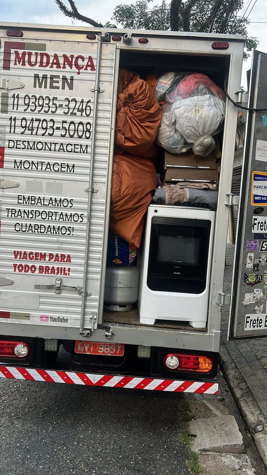Caminhão Grande Porte para fretes pesados e mudanças comerciais